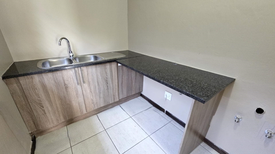 To Let 3 Bedroom Property for Rent in Melodie North West